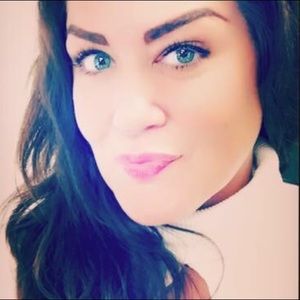 Meet your Posher, Corrie Laine